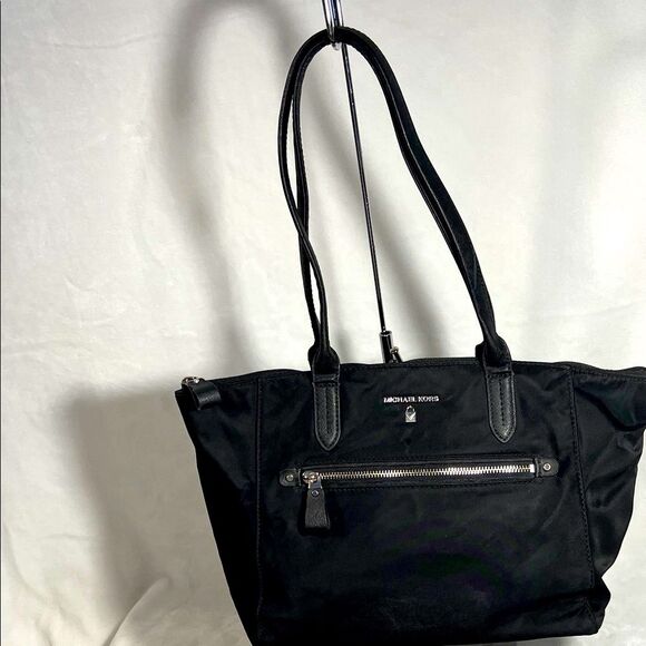 Michael Kors Kelsey Large Nylon Tote - Picture 1 of 16